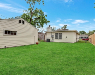1343 Gardenia Drive - Photo Thumbnail 24