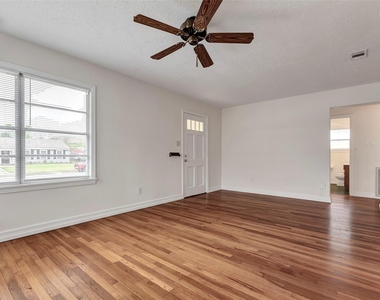 1343 Gardenia Drive - Photo Thumbnail 10