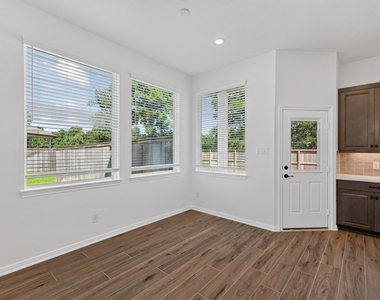 511 Water Ash Court - Photo Thumbnail 19