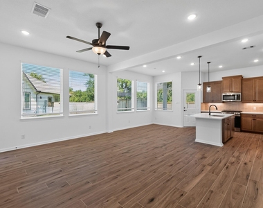 511 Water Ash Court - Photo Thumbnail 13