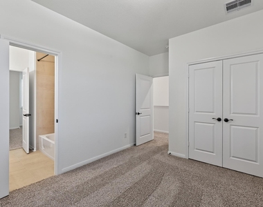 511 Water Ash Court - Photo Thumbnail 33