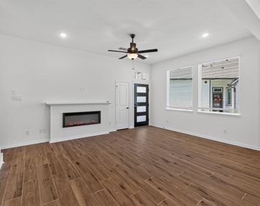 511 Water Ash Court - Photo Thumbnail 12
