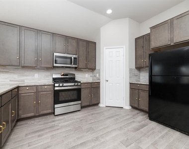 3202 Dawn Redwood Lane - Photo Thumbnail 6