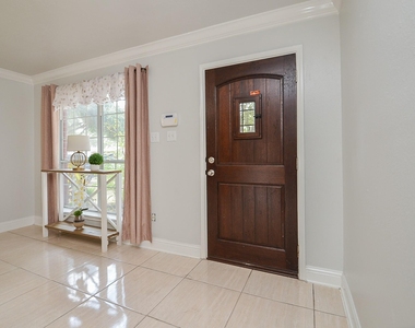 20214 Sandwith Drive - Photo Thumbnail 6