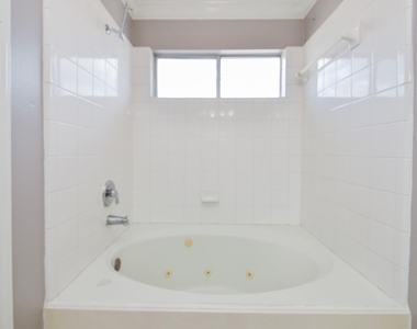 20214 Sandwith Drive - Photo Thumbnail 22