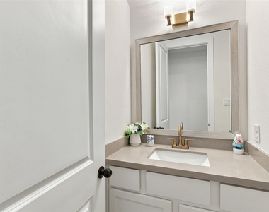 2922 Opal Ivory Way - Photo Thumbnail 32