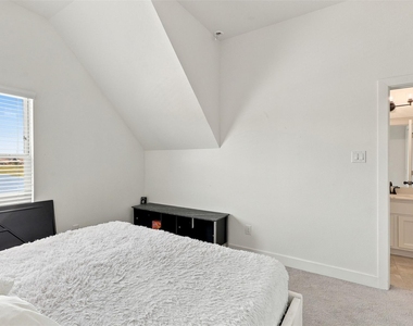 2922 Opal Ivory Way - Photo Thumbnail 27