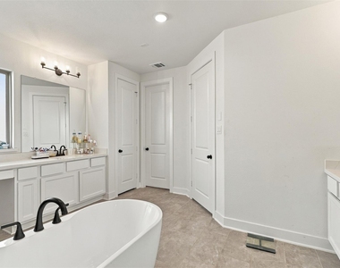 2922 Opal Ivory Way - Photo Thumbnail 17