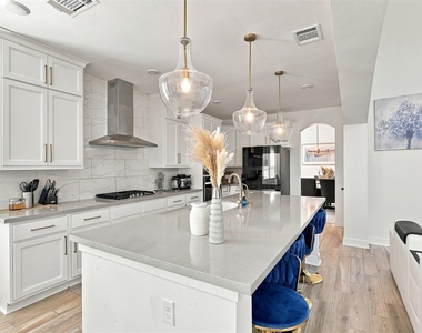 2922 Opal Ivory Way - Photo Thumbnail 9