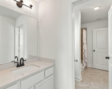 2922 Opal Ivory Way - Photo Thumbnail 31