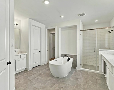 2922 Opal Ivory Way - Photo Thumbnail 18