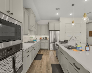 1910 Longcroft Lane - Photo Thumbnail 10