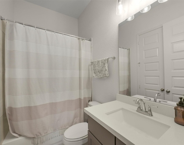 1910 Longcroft Lane - Photo Thumbnail 33