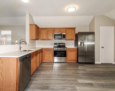 12254 Lavon Drive - Photo Thumbnail 5