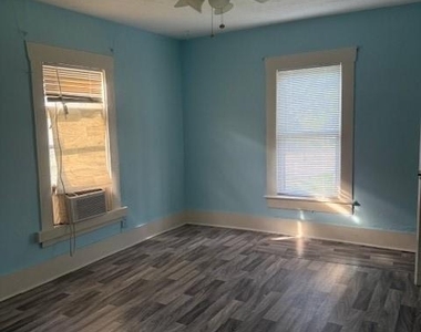 5347 Petty Street - Photo Thumbnail 6