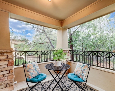 10 Stone Creek Place - Photo Thumbnail 4