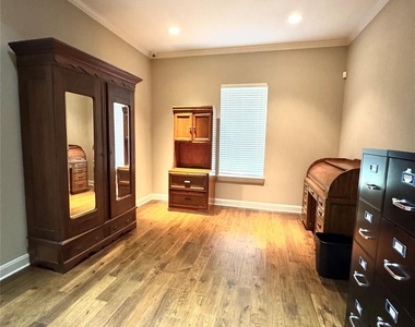 4501 Cartwright Road - Photo Thumbnail 3