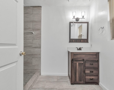 602 Everett Street - Photo Thumbnail 25