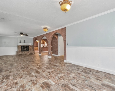 602 Everett Street - Photo Thumbnail 9