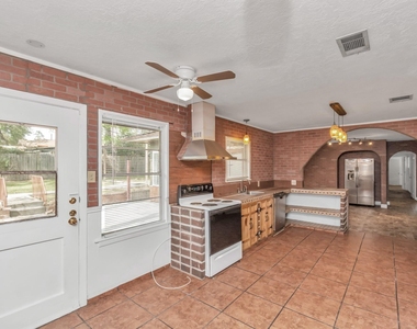 602 Everett Street - Photo Thumbnail 18