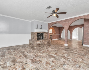 602 Everett Street - Photo Thumbnail 11
