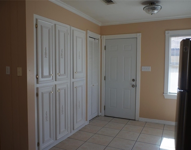 9905 Westview Drive - Photo Thumbnail 15