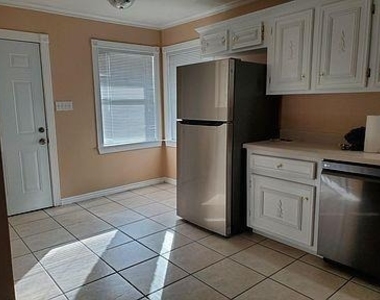 9905 Westview Drive - Photo Thumbnail 10