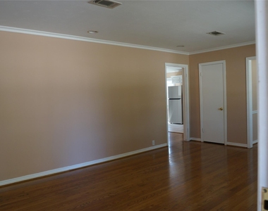 9905 Westview Drive - Photo Thumbnail 5