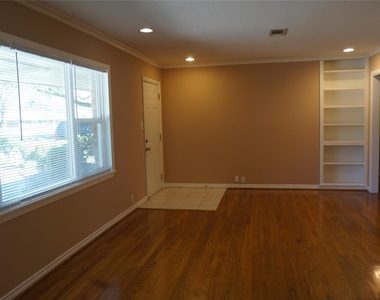 9905 Westview Drive - Photo Thumbnail 4