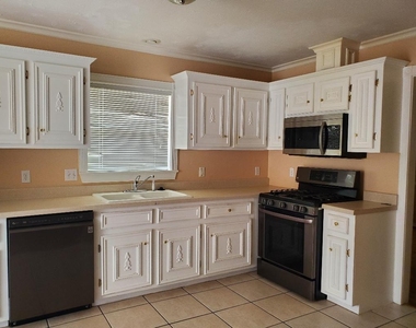 9905 Westview Drive - Photo Thumbnail 14