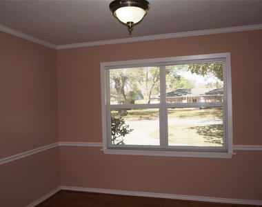 9905 Westview Drive - Photo Thumbnail 9