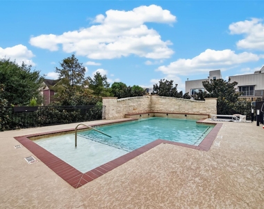 100 Willard Street - Photo Thumbnail 25