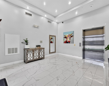 100 Willard Street - Photo Thumbnail 23