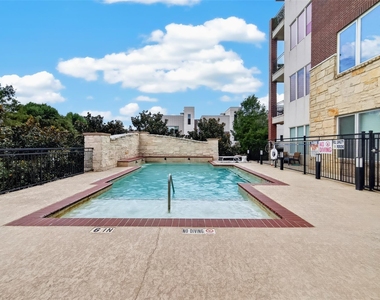 100 Willard Street - Photo Thumbnail 24