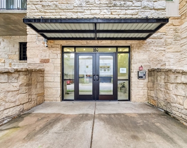100 Willard Street - Photo Thumbnail 31