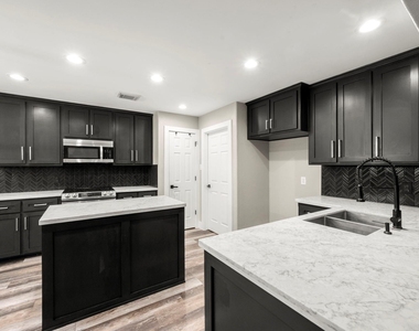 8126 Sports Haven Drive - Photo Thumbnail 14