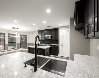 8126 Sports Haven Drive - Photo Thumbnail 13