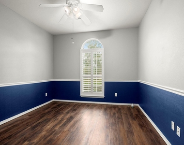 8126 Sports Haven Drive - Photo Thumbnail 20