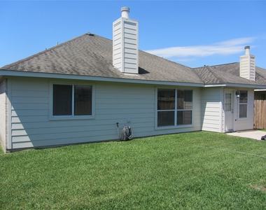 9302 Lakeway View Lane - Photo Thumbnail 10