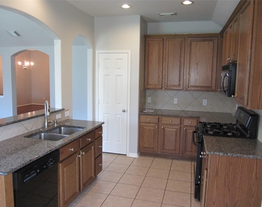 9302 Lakeway View Lane - Photo Thumbnail 3