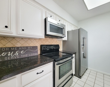 2220 Bering Drive - Photo Thumbnail 17
