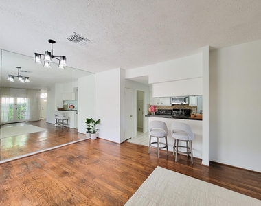2220 Bering Drive - Photo Thumbnail 10