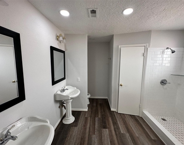 21422 Highland Knolls Drive - Photo Thumbnail 6