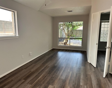 21422 Highland Knolls Drive - Photo Thumbnail 8