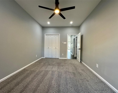 7234 Saint Augustine Street - Photo Thumbnail 13