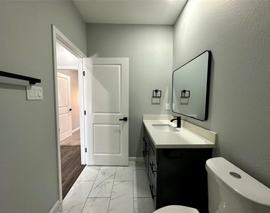 7234 Saint Augustine Street - Photo Thumbnail 6