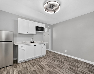 510 Dell Court - Photo Thumbnail 5