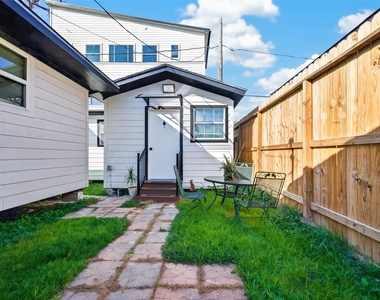 510 Dell Court - Photo Thumbnail 2