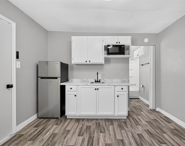 510 Dell Court - Photo Thumbnail 6