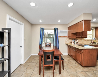 902 Old Mill Lane - Photo Thumbnail 10